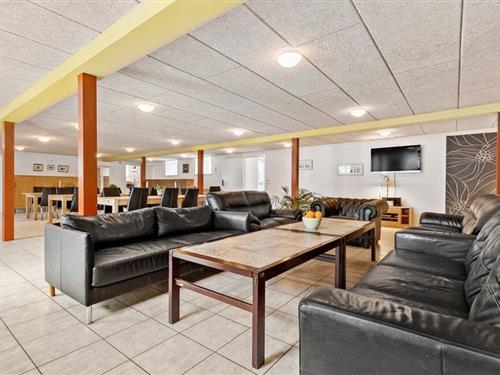 Sommerhus - 28 personer -  - Tangbakkevej - Følle Strand - 8410 - Rønde