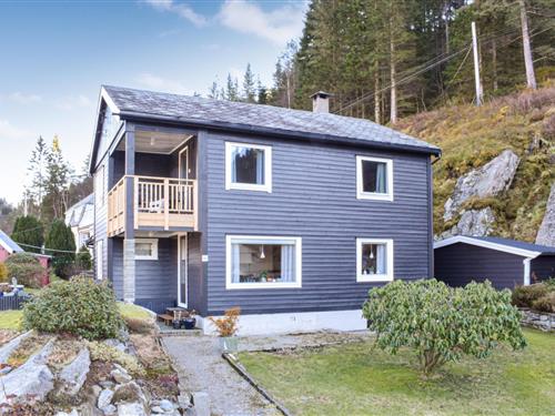 Holiday Home/Apartment - 6 persons -  - Sundvorvegen - Sævareid/Fusa - 5645 - Sævareid