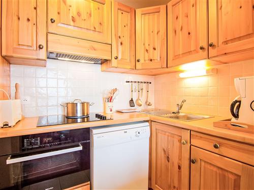 Holiday apartment - 6 persons -  - Les Menuires - 73440