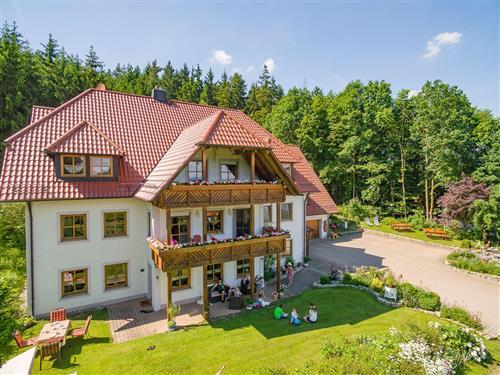 Bauernhof - 5 Personen -  - Zum Leitenholz - 96264 - Altenkunstadt