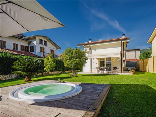 Ferienhaus - 4 Personen -  - Corsanico - 55040