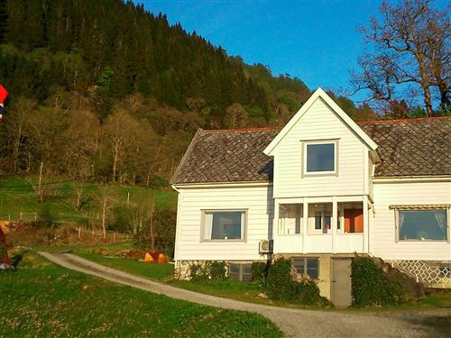 Sommerhus - 6 personer -  - Osterøyvegen - Bysheim - 5282 - Lonevåg