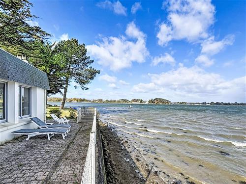 Holiday home - 4 persons -  - Locoal-Mendon - 56550