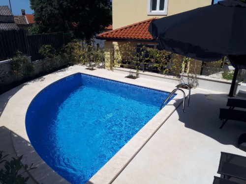 Holiday home - 8 persons -  - 52440 - Dracevac