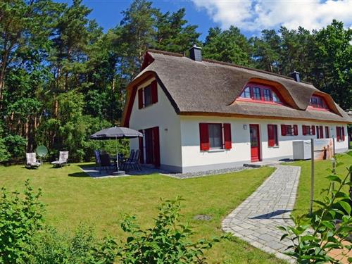 Sommerhus - 4 personer -  - 18551 - Glowe