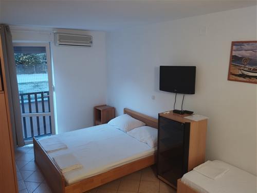 Holiday Home/Apartment - 3 persons -  - Podaca - 21335 - Podaca