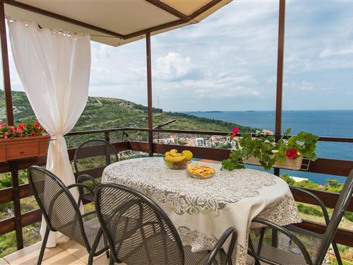 Holiday Home/Apartment - 4 persons -  - Bilo - 22202 - Bilo