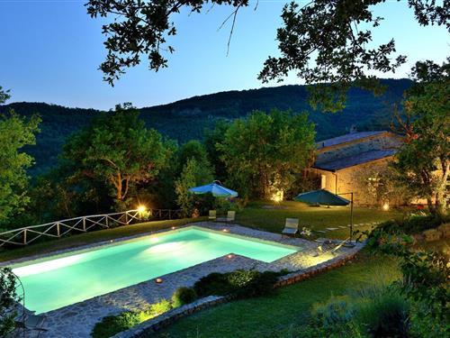 Holiday home - 8 persons -  - Loc. Costa di Monte Acuto - 06019 - Umbertide