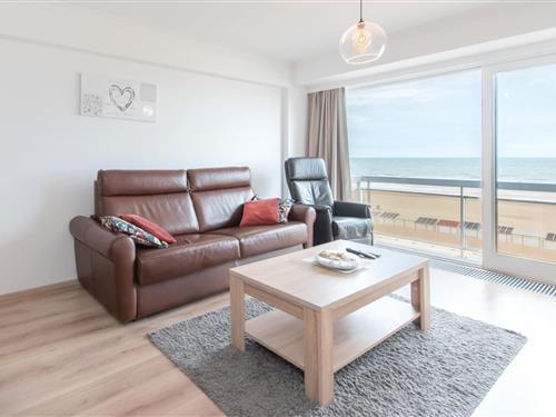 Holiday Home/Apartment - 6 persons -  - 8400 - Ostend