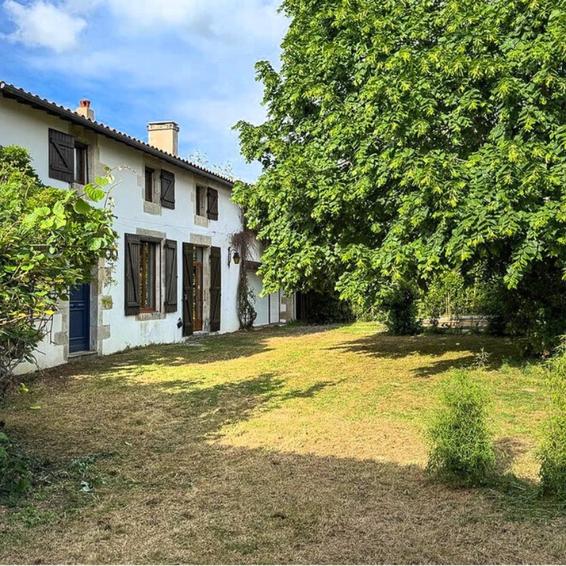 Sommerhus - 10 personer -  - Rue de l'Église - 79260 - Sainte-Néomaye