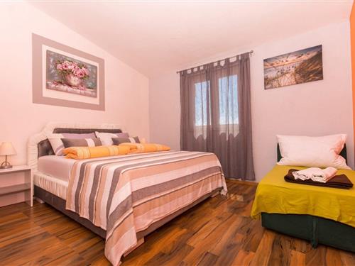 Ferielejlighed - 4 personer -  - 21223 - Okrug Gornji