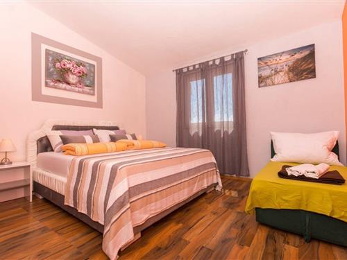 Ferielejlighed - 4 personer -  - 21223 - Okrug Gornji