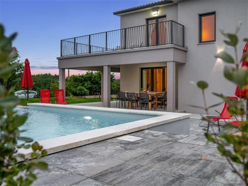 Feriehus - 8 personer -  - Drenje - 52220