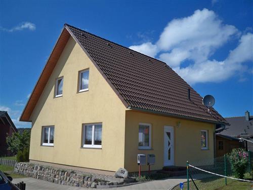 Holiday Home/Apartment - 4 persons -  - Kastanienring - 17429 - Bansin (Seebad)