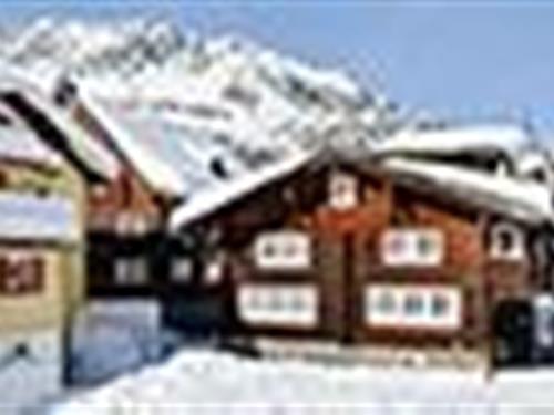 Holiday Home/Apartment - 9 persons -  - 6490 - Andermatt