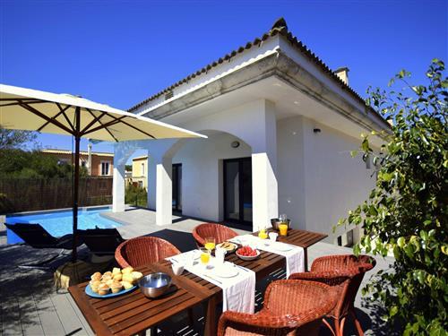 Holiday home - 9 persons -  - Carrer Estudis - 07459 - Son Serra De Marina