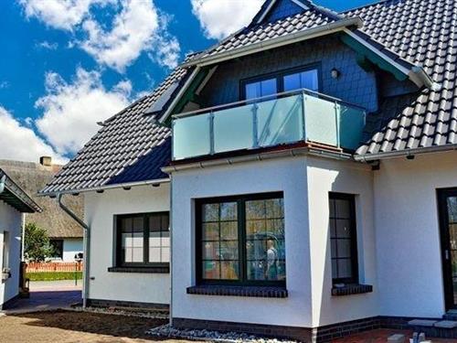 Holiday Home/Apartment - 6 persons -  - Friedenstraße - 18374 - Zingst