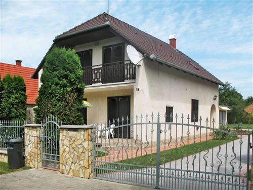 Holiday Home/Apartment - 8 persons -  - Balatonmariafurdo - 8647