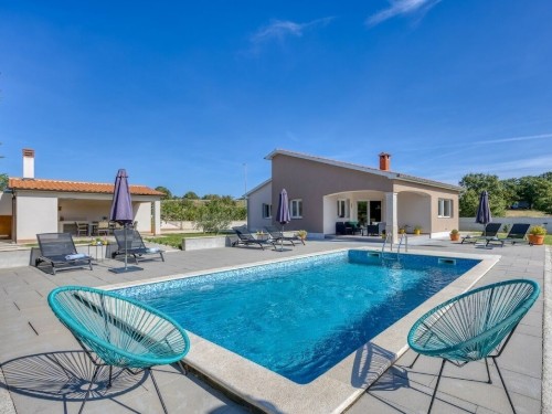 Villa - 6 persons -  - 52444 - Tinjan