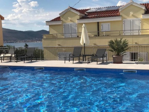 Ferieleilighet - 5 personer -  - 21223 - Okrug Gornji