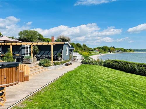 Sommerhus - 6 personer -  - Strandvejen - Ugelbølle - 8410 - Rønde