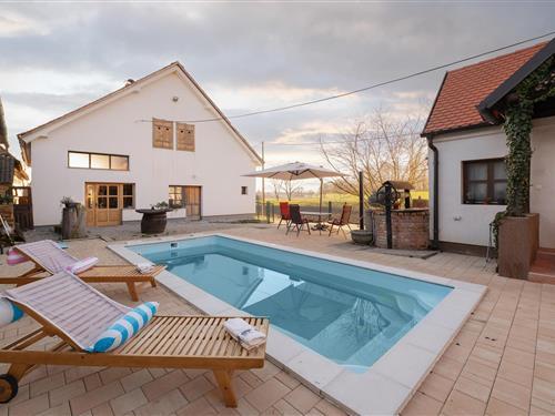 Feriehus - 8 personer -  - Desna Martinska Ves - Sisak - Martinska Ves - 44201 - Martinska Ves