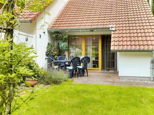 Holiday Home/Apartment - 4 persons -  - Schwalbenweg - 18374 - Zingst