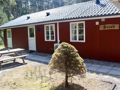 Sommerhus - 5 personer -  - Fyrreskoven - 3720 - Åkirkeby
