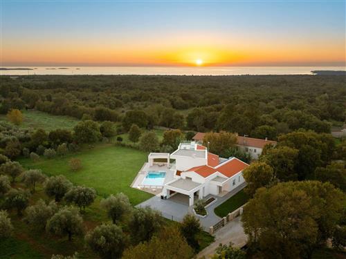 Holiday home - 9 persons -  - Barbariga - 52215