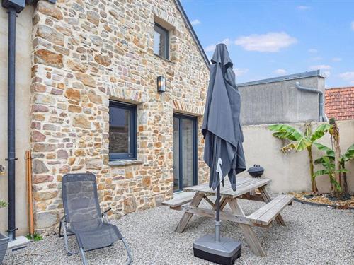 Holiday home - 8 persons -  - Place de la liberté - 50710 - Creances