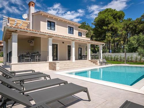 Holiday home - 10 persons -  - Manjadvorci - Barban-Manjadvorci - 52207 - Manjadvorci