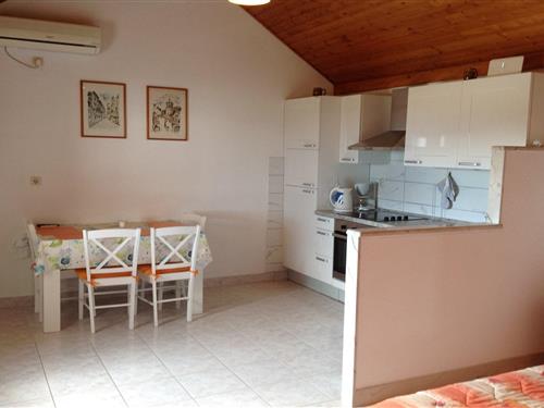 Holiday home - 2 persons -  - 21420 - Bol
