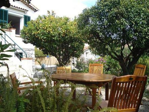 Holiday apartment - 2 persons -  - Saint Laurent Du Var - 06700