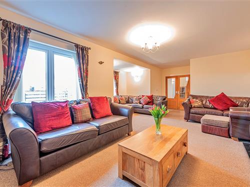 Holiday home - 14 persons -  - CH8 8QD - Holywell