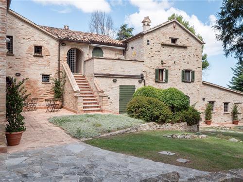 Sommerhus - 6 personer -  - 61024 - Mombaroccio