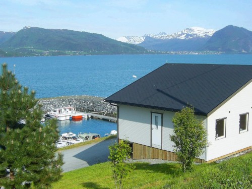  - 4 persons -  - Dalsfjordvegen - Volda - 6133 - Møre And Romsdal