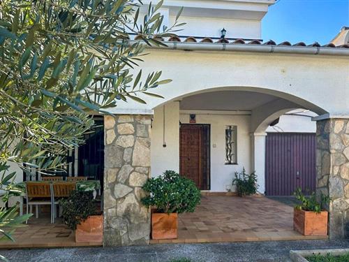 Sommerhus - 8 personer -  - Carrer Ciceron - 43839 - Creixell