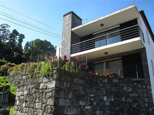 Holiday Home/Apartment - 5 persons -  - Lomba das Barracas - 9675-044 - Furnas