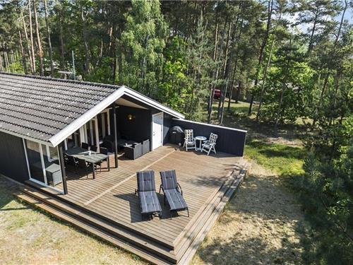 Sommerhus - 4 personer -  - Fyrreskoven - Sømarken - 3720 - Åkirkeby