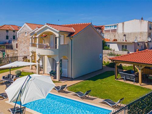 Holiday home - 10 persons -  - Trg Sv.Nediljice - Sibenik-Pirovac - 22213 - Pirovac