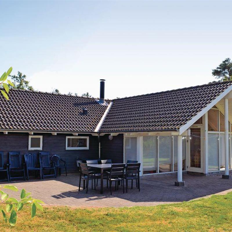 Sommerhus - 10 personer -  - Egernstien - Marielyst - 4873 - Væggerløse