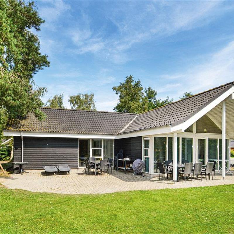 Sommerhus - 14 personer -  - Bæverstien - Marielyst - 4873 - Væggerløse