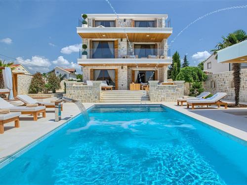 Holiday Home/Apartment - 10 persons -  - Kakma - Polaca - 23000 - Zadar