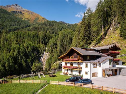 Holiday Home/Apartment - 2 persons -  - Burg - 9981 - Kals Am Großglockner