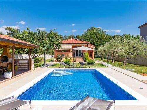 Holiday home - 6 persons -  - 52100 - Pula