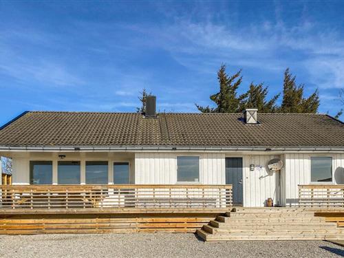 Sommerhus - 13 personer -  - Buaveien - Titran/Frøya - 7266 - Kverva