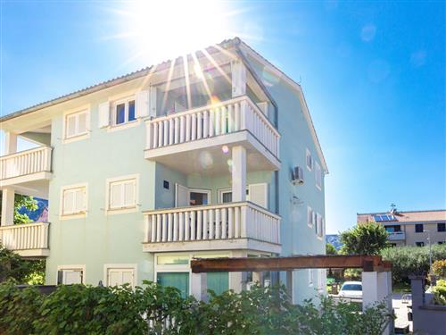 Holiday apartment - 4 persons -  - Ulica popa Petra Dorcica - 51523 - Baska