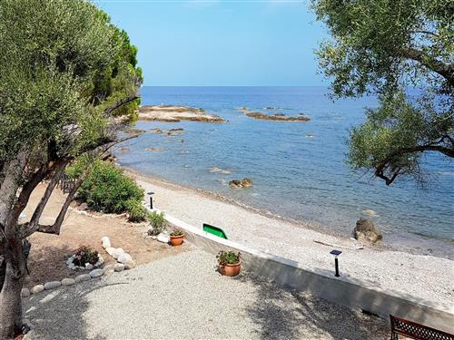 Holiday home - 2 persons -  - Solenzara - 20145