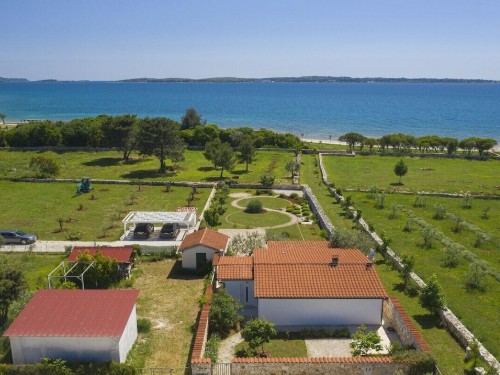 Villa - 6 Personen -  - 52212 - Peroj