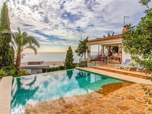 Holiday home - 8 persons -  - Avinguda d'Amèrica - 03560 - Campello